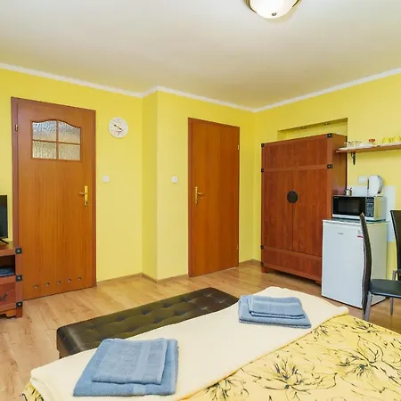 Goscinne Pod Roza Apartament *