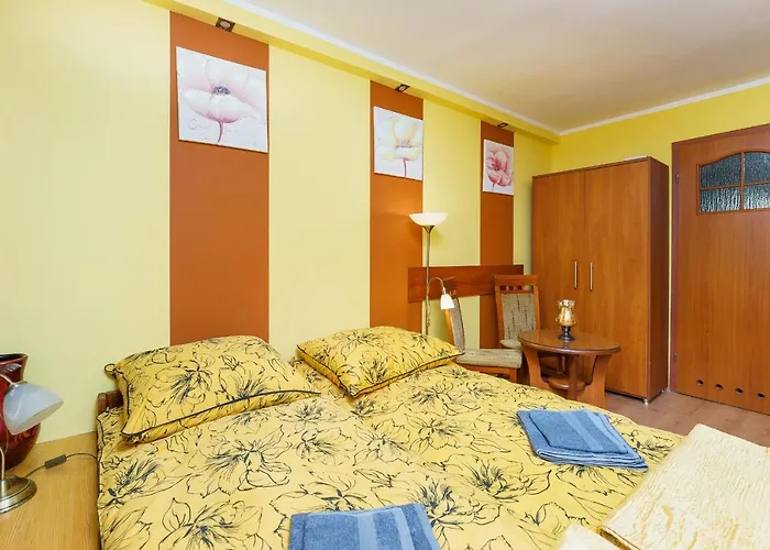 Goscinne Pod Roza 公寓 *